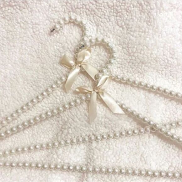 Concepts In Time Set of 2 Pearl Hangers - Picture 3 of 8